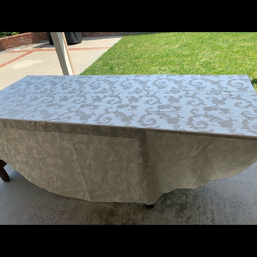 Table cloths - Picture 2 of 7
